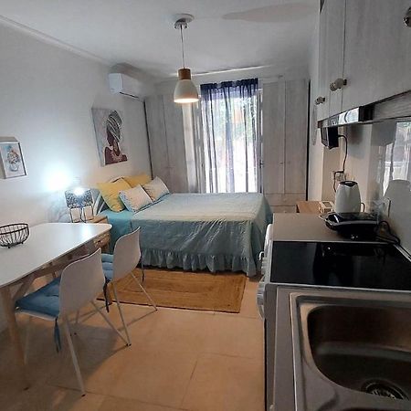 Nias Studio Apartment Perama  Bagian luar foto