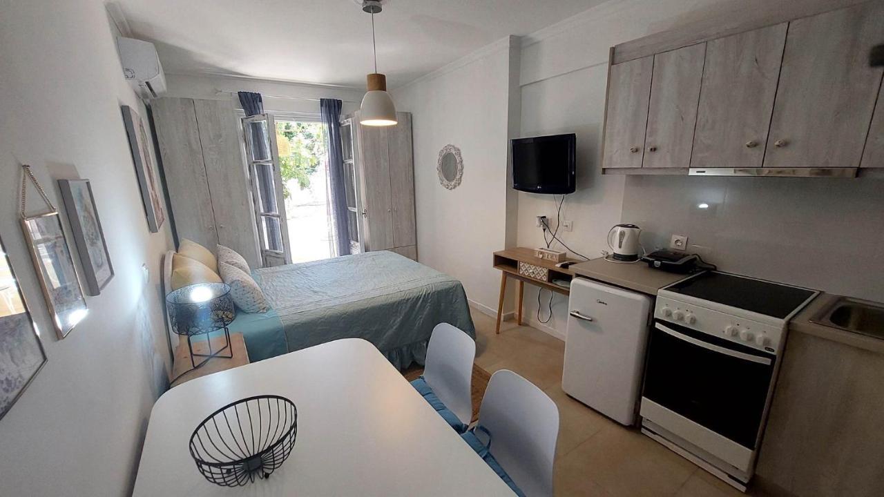 Nias Studio Apartment Perama  Bagian luar foto